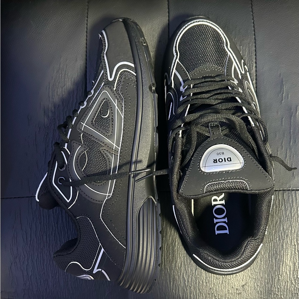 Dior Black and White Men's Sneakers - Picture 4 of 5